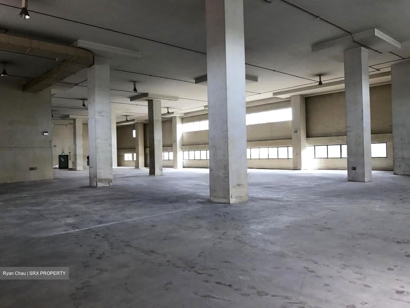 Gul Crescent (D22), Warehouse #618198241